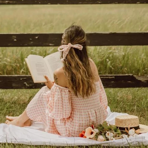 10 Rekomendasi Buku Tentang Relationship, Wajib Baca!